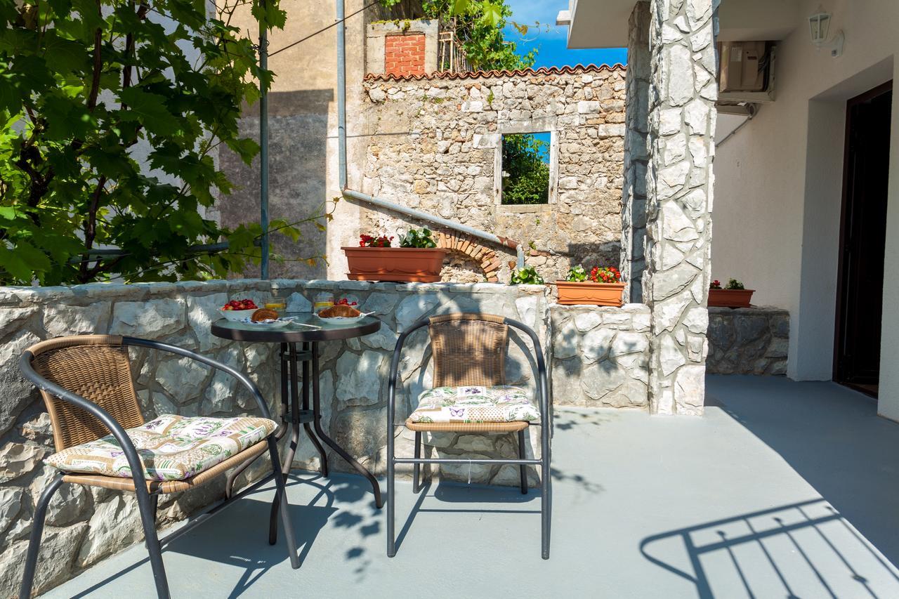 Apartment Placido Krk Krk Town Exterior photo